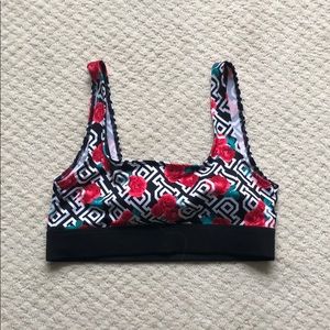 Pink Victoria secret sports bra
